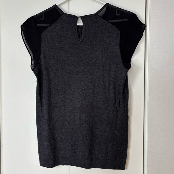 🎉4/30$🎉  RW&CO Gray Knit Top w/ Sheer Sleeves - Size M - Picture 5 of 5